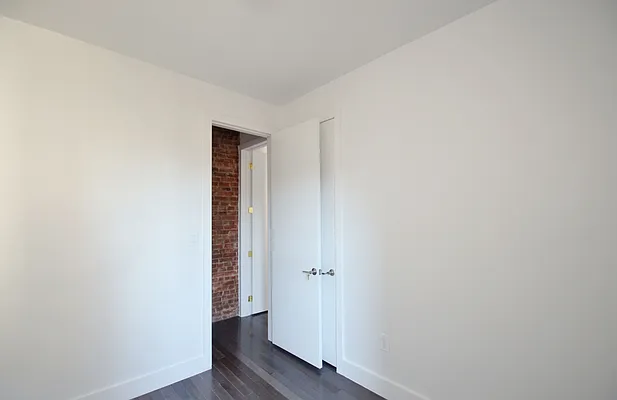 Rented by CITY SKYLINE REALTY INC | media 27