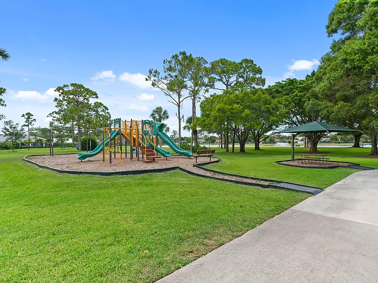 6204 Celadon Cir — Photo 77