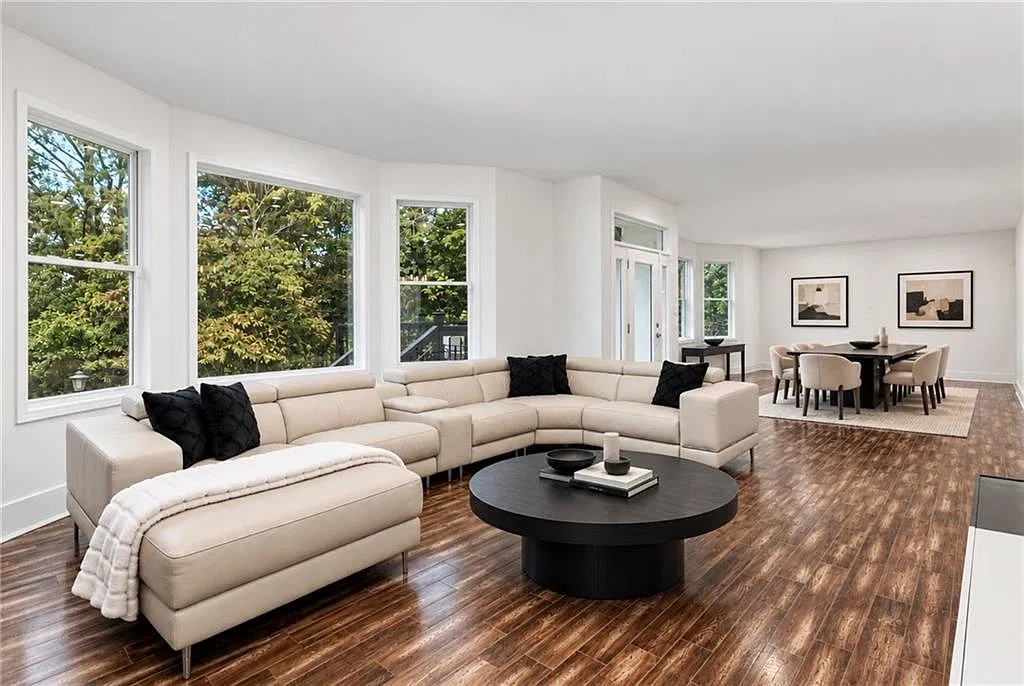 5 bed, 5.0 bath, 3888 sqft, $10,500 — Photo 4