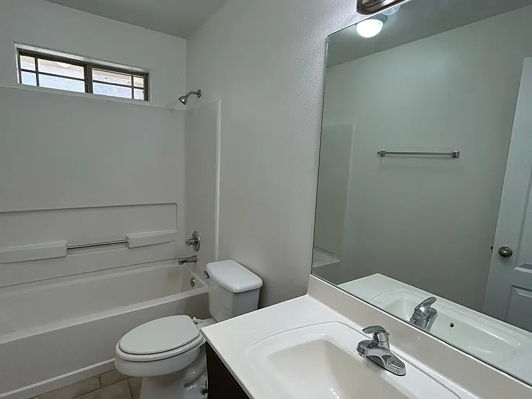 2407 Moonlight Ln #3 — Photo 5