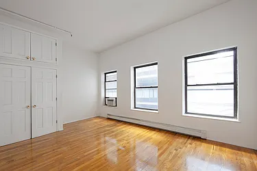 Rented by R New York