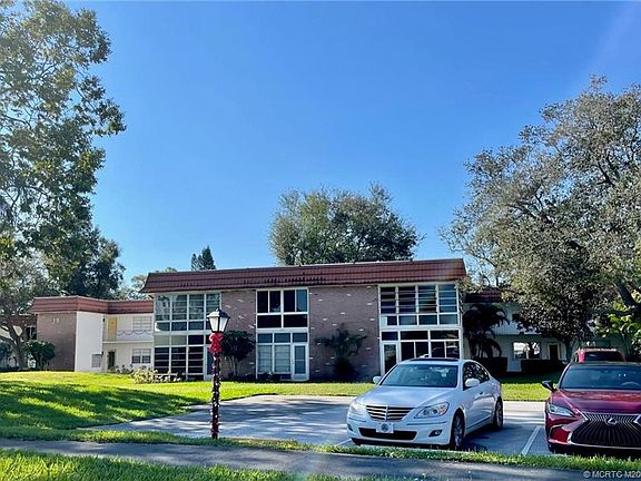 2nd image of 1225 NW 21st St Unit 19-1902
