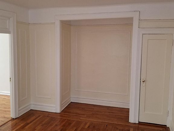 5th image of 1258 Manor Ave APT 3R