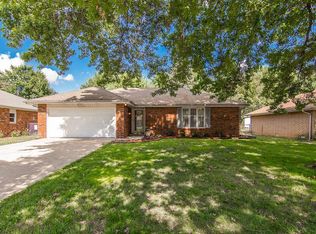 3226 S Roanoke Ave, Springfield, MO 65807