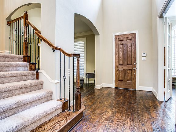 3rd image of 1307 Kerrville Dr