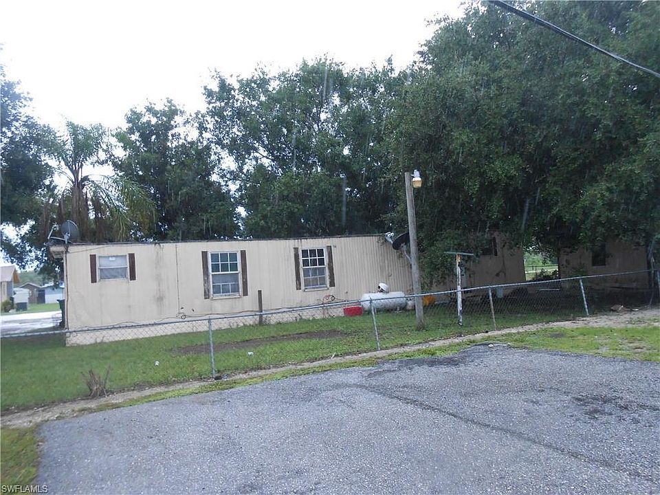 2nd image of 602 E Delaware Ave