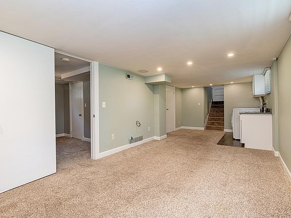 2nd image of 3738 Zenobia St