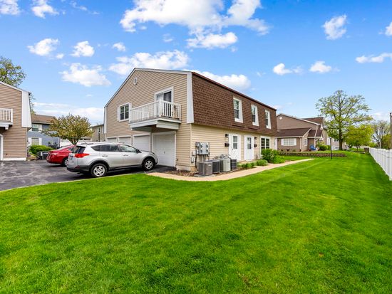 1585 Woodcutter Ln UNIT D, Wheaton, IL 60189