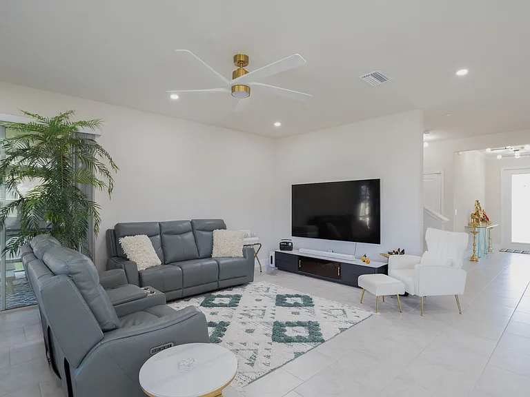 10225 Gliding Eagle Way — Photo 8