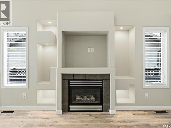5th image of 7323 Maple View Cres