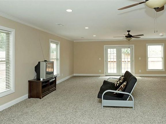 5th image of 1501 Townley Dr