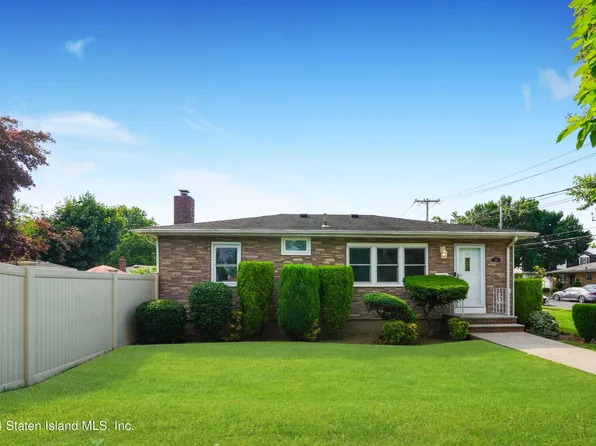 428 Riga St, Staten Island, NY 10306