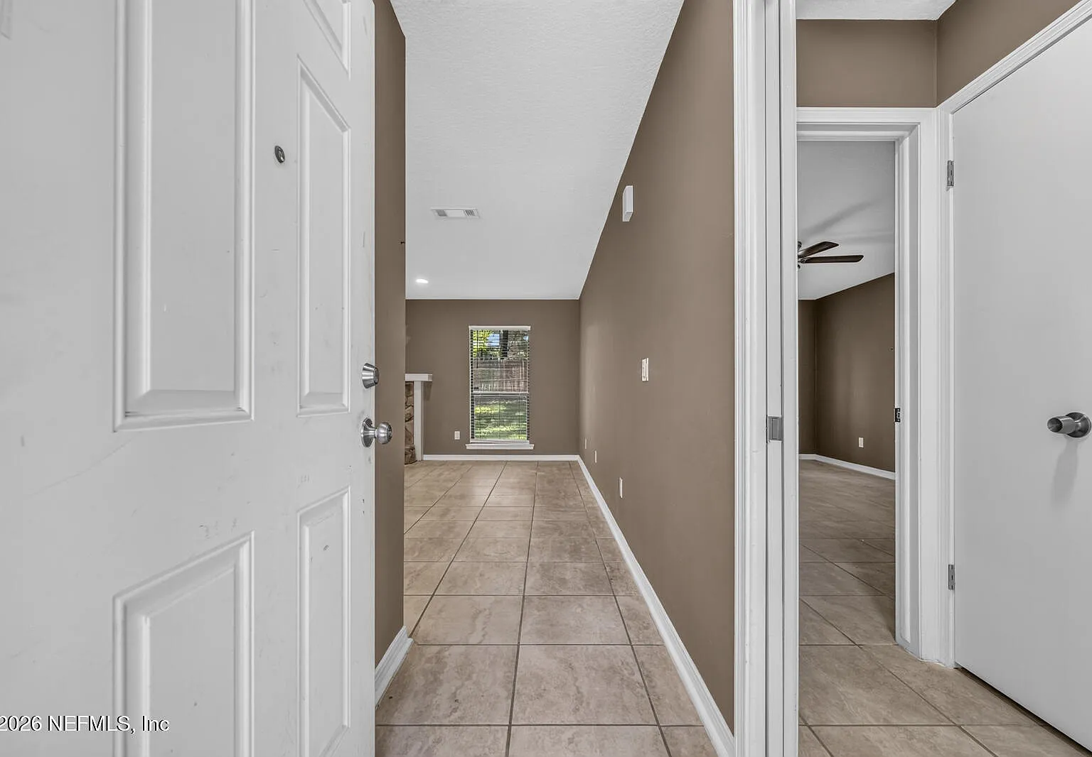 2 bed, 2.0 bath, 1215 sqft, $1,650 — Photo 2