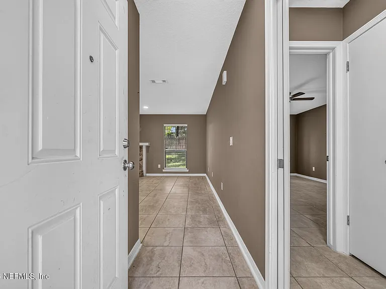 7526 Jasper Ave — Photo 2
