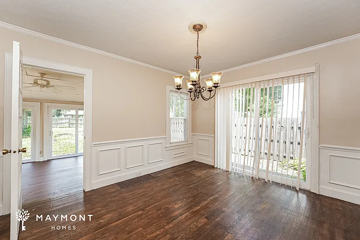 238 Oakgrove St — Photo 10