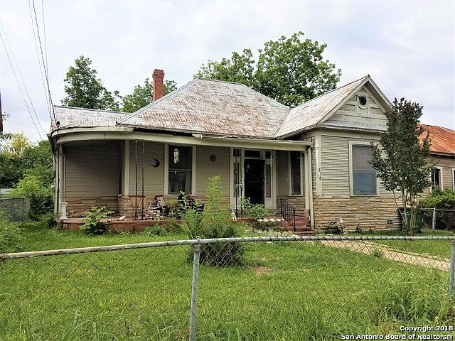 1st image of 610 Montana St