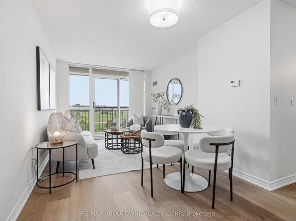 2391 Central Park Dr #709, Oakville, ON L6H 0E4
