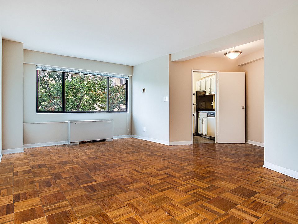 Living and dining area