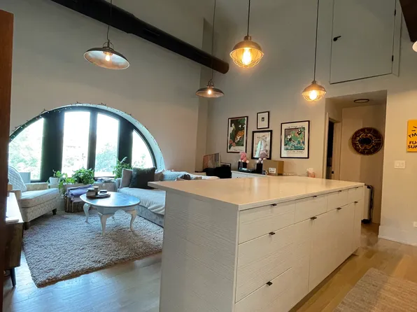 3061 W Logan Blvd #6, Chicago, IL 60647
