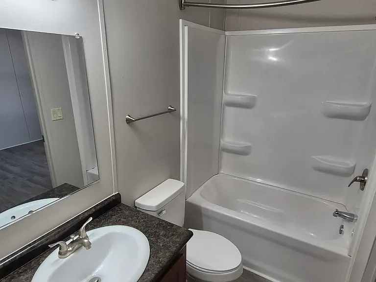 196 Riviera Courts Dr — Photo 7