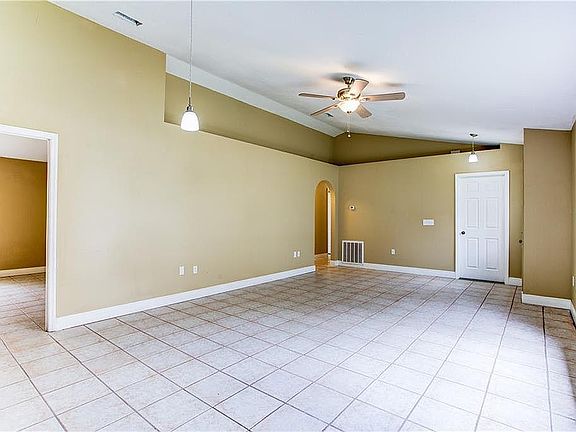 3rd image of 425 Talquin Ct