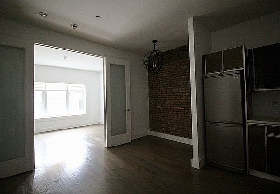 3rd image of 1073 Bergen St #F1
