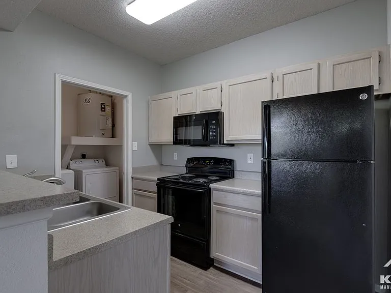 La Crosse Apartments — Photo 45
