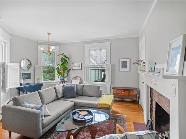 303 Angell St APT 3, Providence, RI 02906