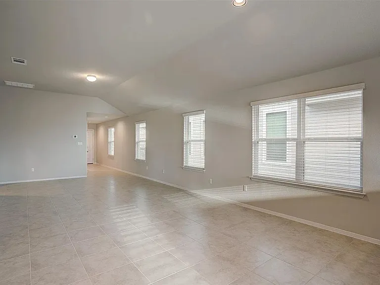 171 White Dunes Dr — Photo 4