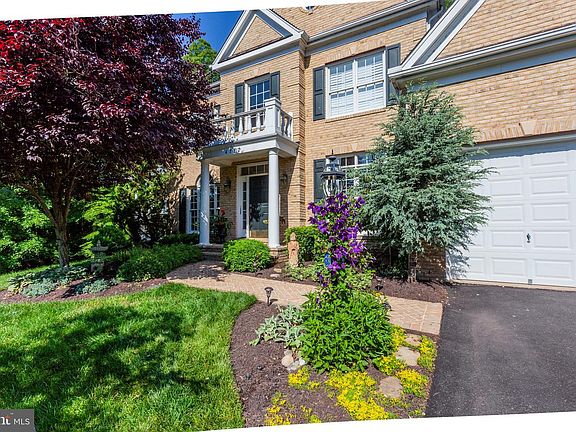 4th image of 4757 Charter Ct