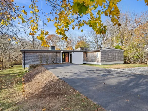 921 Plymouth St, Abington, MA 02351