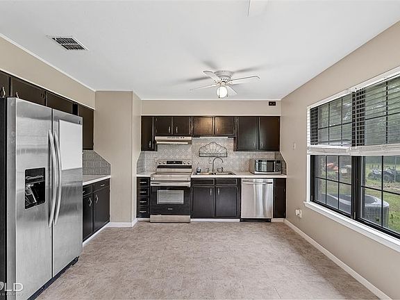 4th image of 333 W Maple Ave