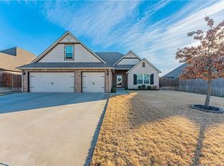 18704 Trailview Way, Edmond, OK 73012