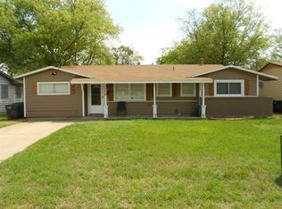 3576 Half Moon Dr, Fort Worth, TX 76111