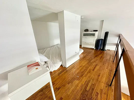 Rented by J PRESTON AND ASSOCIATES INC | media 5