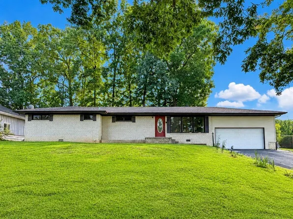 225 Nickell Heights Rd, Paducah, KY 42003