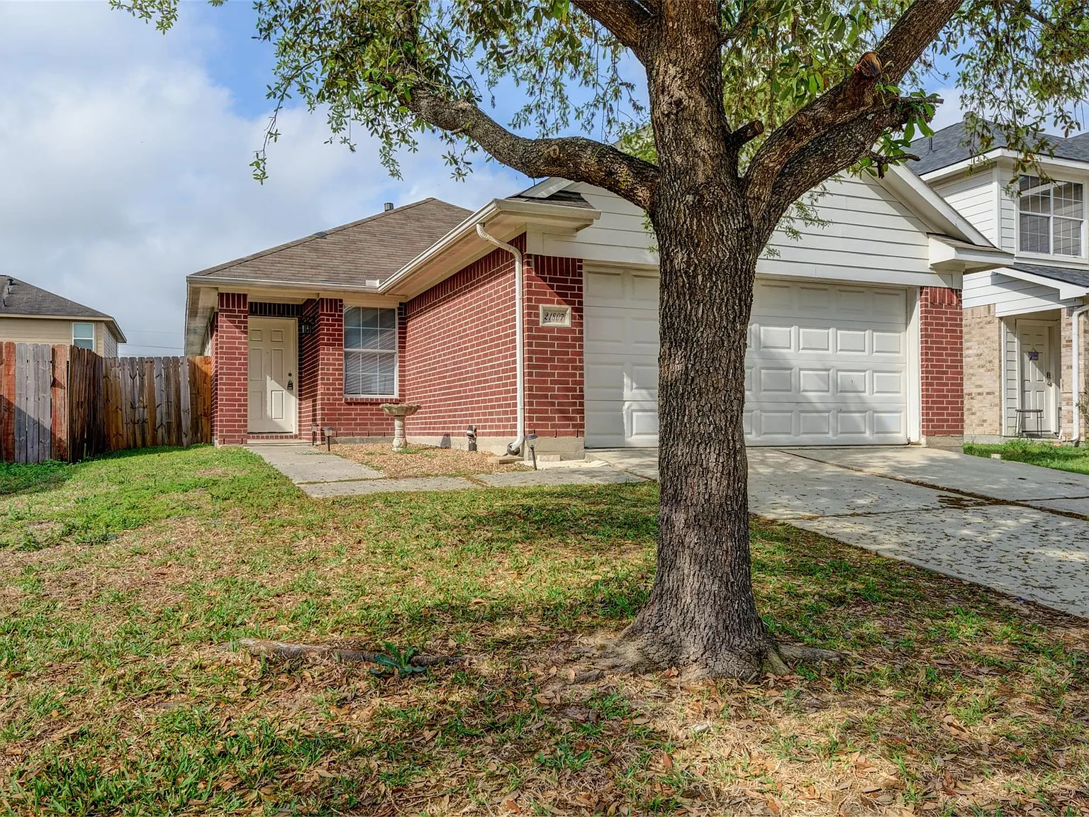 4 bed, 2.0 bath, 1335 sqft, $1,795 — Photo 2
