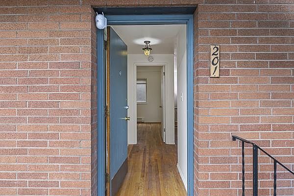 1st image of 5247 15th Ave NE APT 201
