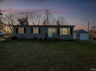 3683 Hideaway Ct, Brighton, MI