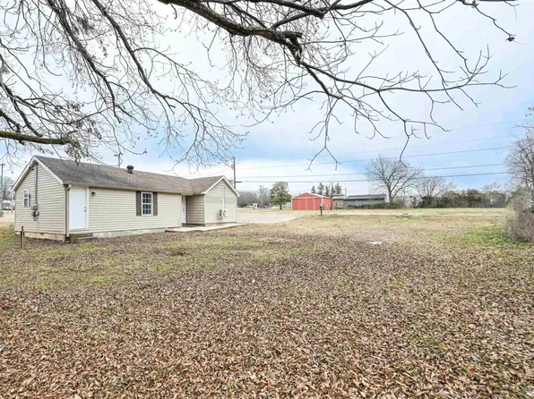 112 S Carolina Ave, Henderson, TN 38340