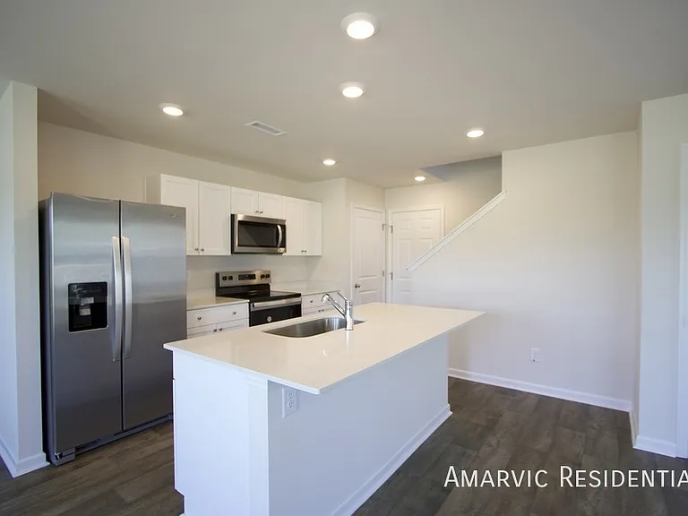 175 Seymour Village Dr — Photo 6