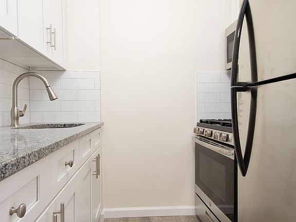 3rd image of 5620 Sylvan Ave #5D