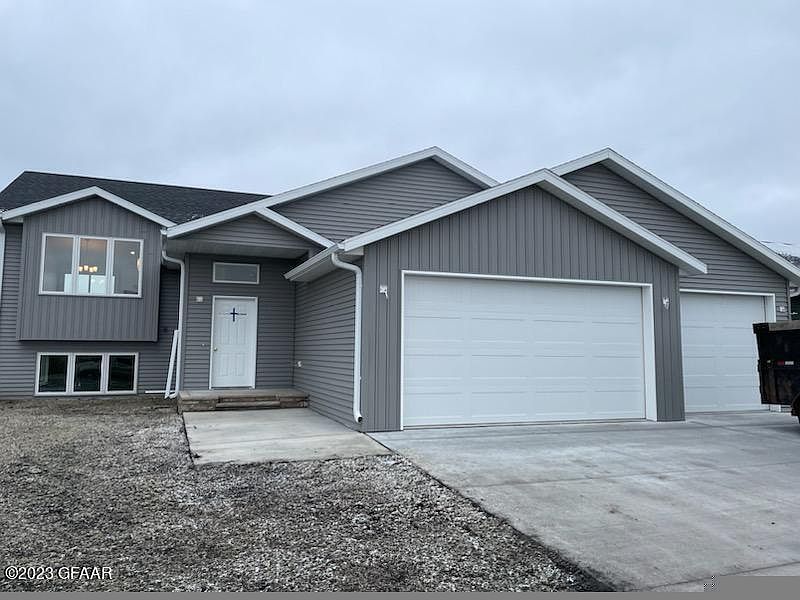 3296 45th Ave S, Grand Forks, ND 58201 Zillow