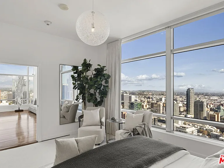 900 W Olympic Blvd #47G — Photo 42