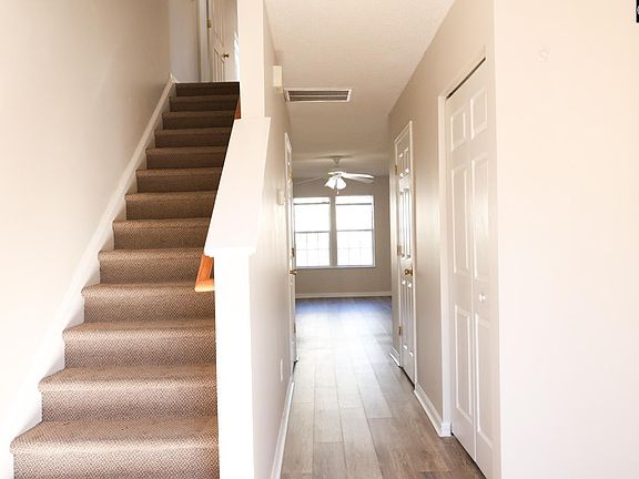 3rd image of 317 Curvewood Rd