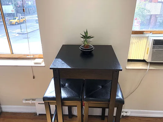 Rented by Meraki Realty LLC | media 9