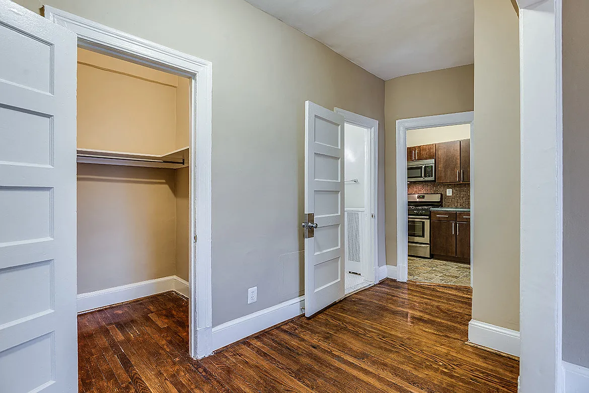 1630 Park Apartments — Photo 2