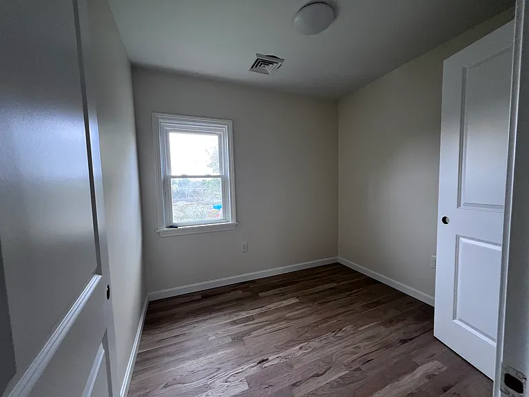 14 Marriott Ave — Photo 5