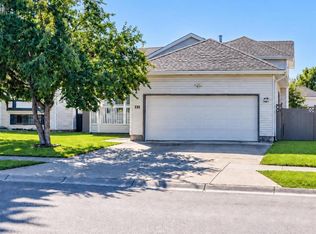 131 Applewood Dr SE, Calgary, AB T2A7P8