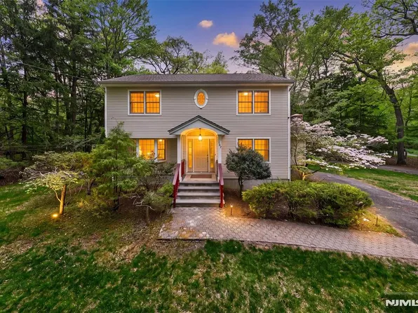 157 Grove St, Ramsey, NJ 07446